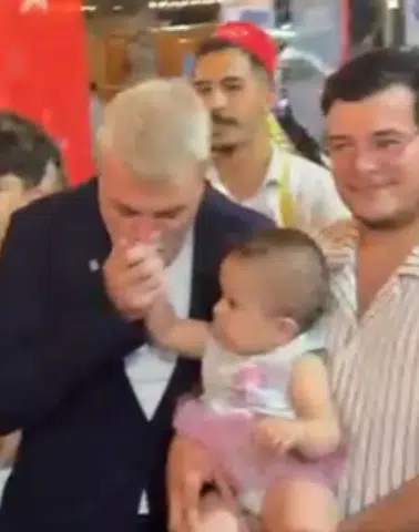 Başkan Görgel Ağustos Fuarı’nda Vatandaşlarla Buluştu