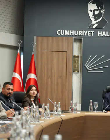 Kılıçdaroğlu, CHP Gençlik Kolları yönetimiyle buluştu