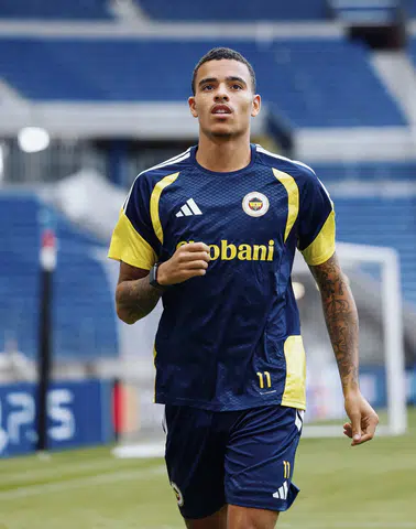 Fenerbahçe İlk Yarıyı 2-0 Önde Kapattı