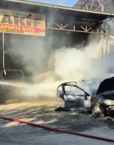 Dulkadiroğlu’nda Araç Yangını Söndürüldü