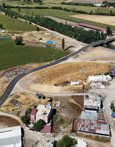 Elbistan’da 5 Mahalleyi Bağlayan Yol Yenilendi
