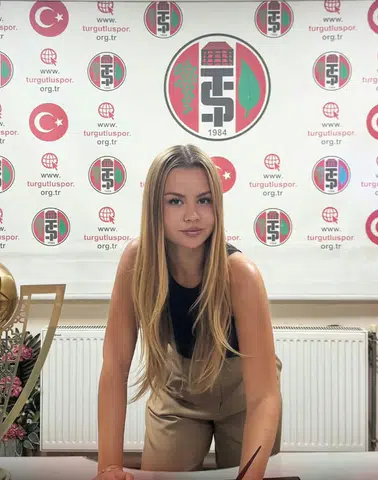 Erkek Futbol Takımına Kadın Teknik Direktör!