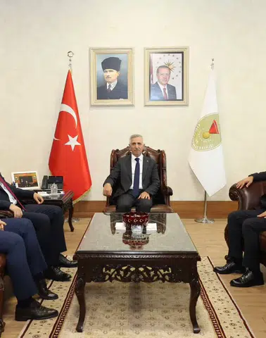 Vali Ünlüer Sayıştay Heyeti ve Şehit Yakınlarını Ağırladı