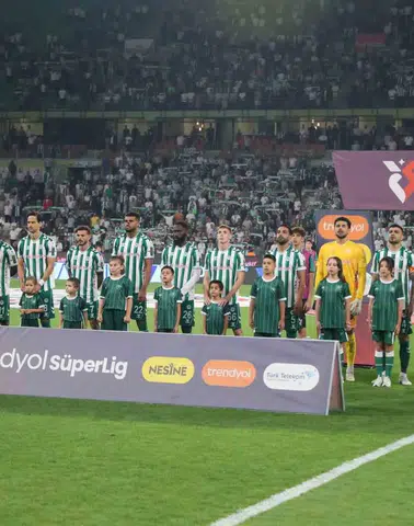 Konyaspor, Trabzonspor Galibiyetiyle 7 Maçlık Hasreti Bitirdi