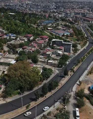 Kahramanmaraş'ta 19 noktada sıcak asfalt çalışmaları başladı!