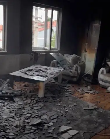 Yangında eşyaları kül olan aileye Sevgi Eli sahip çıktı