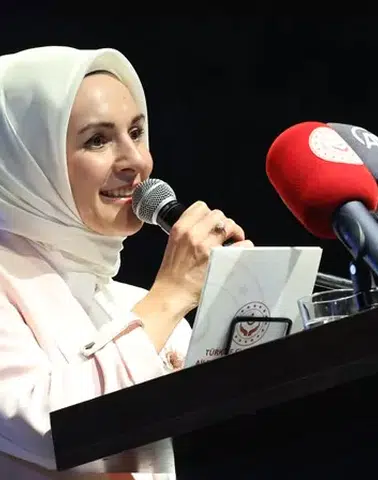Bakan Göktaş'tan aile ve çocuklara 'hayırlı olsun' paylaşımı