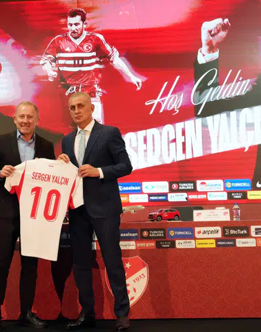 A Milli için 4 yıllığa imza attı... Sergen Yalçın'ın A Takımı belli oldu