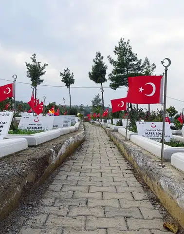 Kapıçam Şehir Mezarlığı'nda yeni yürüyüş yolları yapılıyor!