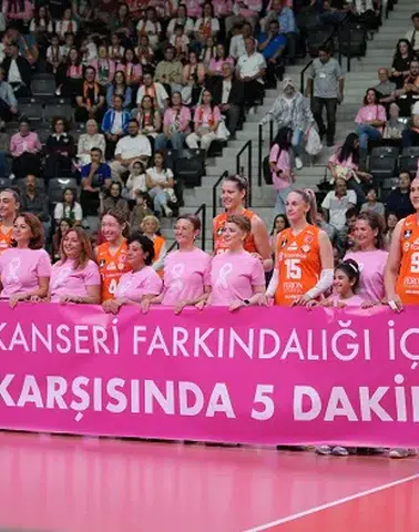 Eczacıbaşı Ve Memorial’dan Meme Kanseri İçin Pembe Tribün