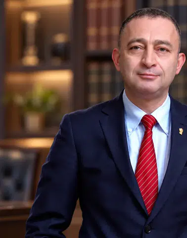 Ümit Kocasakal Kimdir?