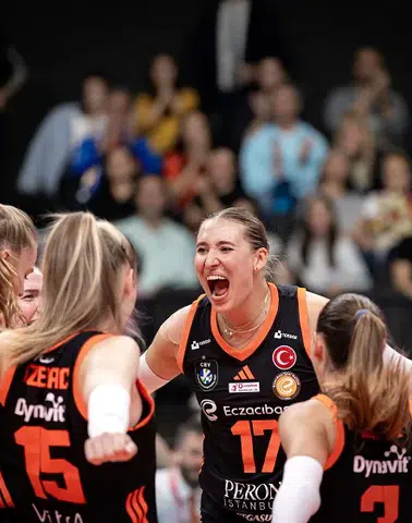 Eczacıbaşı Peron İstanbul Derbisinde VakıfBank Geri Döndü