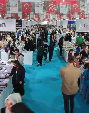 Kahramanmaraş'ta Anadolu'nun en büyük kitap fuarı yarın açılıyor! 400 yazar katılacak