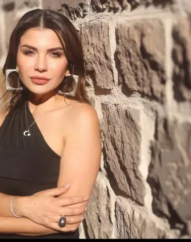 Şira’dan 10’uncu Tekli Vefasız: Haftada 6 Gün Sahnede