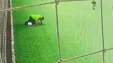 Halı sahada feci ölüm