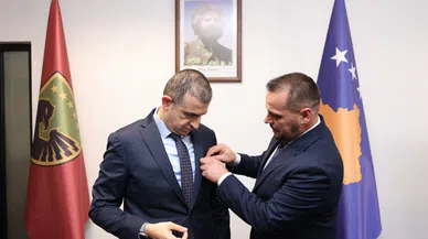 Haluk Bayraktar’a Kosova’da “Üstün Hizmet” madalyası verildi