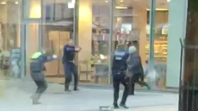 Alman polisi bıçaklı saldırgana kurşun yağdırdı