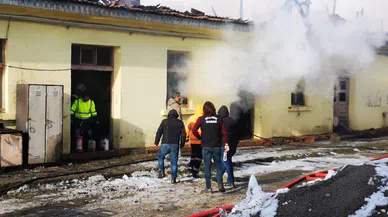 TCDD çalışanları cağ kebabı yapmak isterken depoyu yaktılar