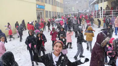 Hakkari'de 21 Kasım Salı okullar tatil mi? Hangi ilçelerde okullar tatil