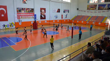 Kahramanmaraş’ta ‘yıldız kızlar’ filede yarıştı