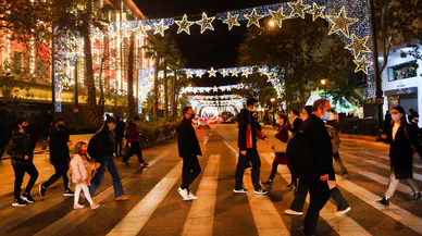 İzmir'deki Yılbaşı Etkinlikleri ve Konserlerin Durumu... İzmir'de Yılbaşı Konserleri İptal Mi Edildi?