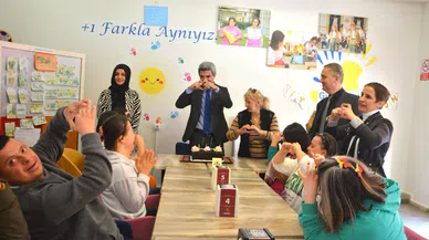 Hem sosyalleşiyorlar hem de iş hayatına katılıyorlar