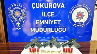 Adana’da masaj salonlarında kılıç ve silah ele geçirildi