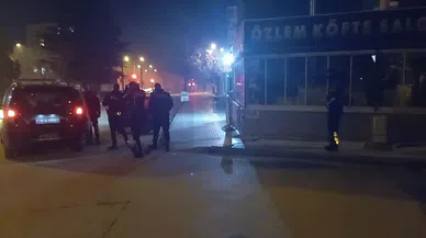 Tüfekle dernek kapısına dayanan şahıs polis ekipleri tarafından yakalandı