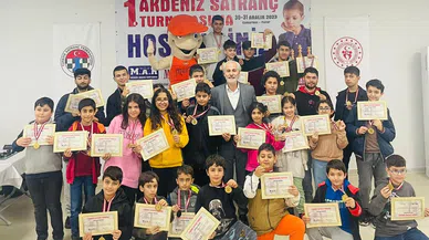 Muhtar santranç turnuvası düzenledi