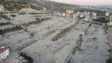 Doğukent sitesi enkazla dolu boş araziye döndü