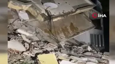 Alanya'da tadilatta olan 3 katlı boş otel lojmanı çöktü