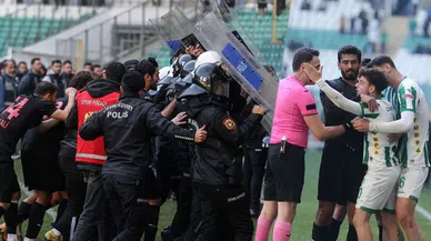 Bursaspor-Diyarbekirspor maçında ne oldu? Futbolcular neden kavga etti