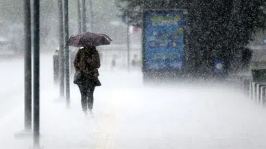 Kahramanmaraş'ta sağanak yağmur sürücü adaylarını zorladı