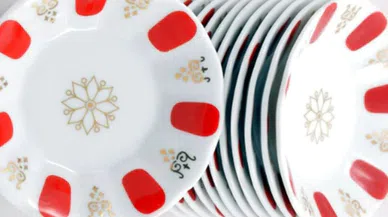 Çay Tabağındaki Gizemli Motiflerin Sırları: Evlerimizin Renkli Hikayeleri