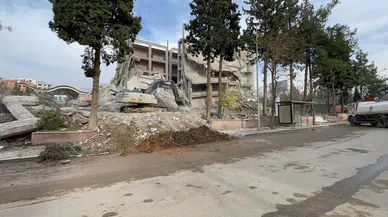 Kahramanmaraş’ta Milli Eğitim binası yıkılıyor