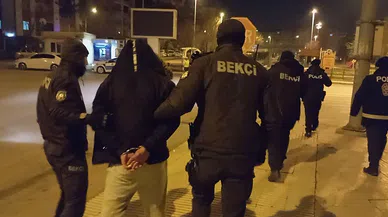 Kontrol noktasından kaçan şahsın üzerinden satır çıktı