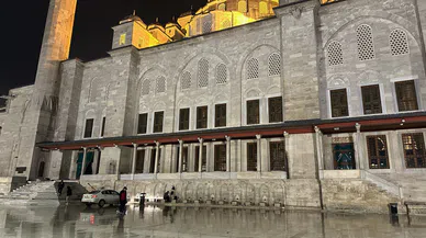 Fatih Camii’nde  imama bıçaklı saldırı