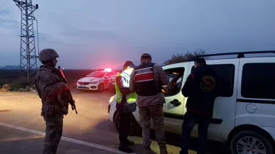 Jandarma ekipleri 108 aranan şahsı yakaladı  