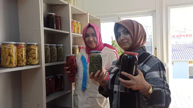 Yöresel lezzetlerle hayata tutunan Kahramanmaraşlı iki anne