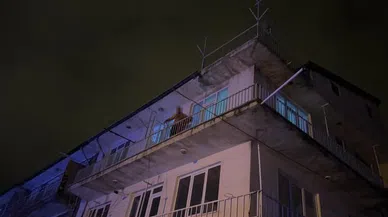 2 aylık bebeğine zarar vermeye çalışan baba ekipler tarafından ikna edildi