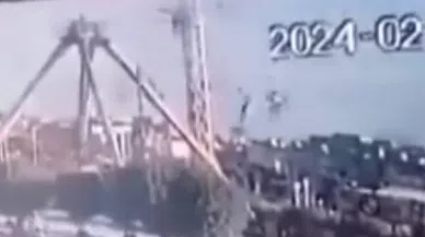 Irak’ta lunaparkta dönen salıncak yere çakıldı