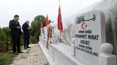 Başkan Okay, hayatını kaybeden personeli mezarı başında andı