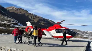Ambulans helikopter hamile kadın için havalandı