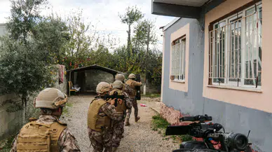 Antalya'da 250 polisin katılımıyla uyuşturucu operasyonu