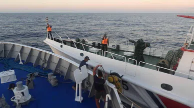 Filipinliler İle Çin Sahil Güvenlik Gemileri Çarpıştı