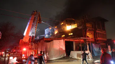 Kahramanmaraş’ta gece saatlerinde korkutan yangın