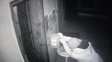 Sadaka kutusunu çalan hırsız suçüstü yakalandı