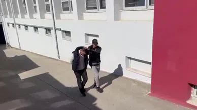 Uyuşturucu ve Silah Dolu Araç Durduruldu