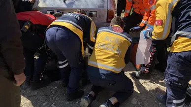 El freni tutmayan aracın tekerine taş koyarken öldü