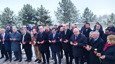 Aşık Veysel mezarı başında anıldı